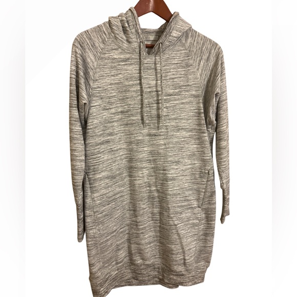 Dalia Dresses & Skirts - Off Delia Gray Hooded Keyhole Sleeve Dress - Size M